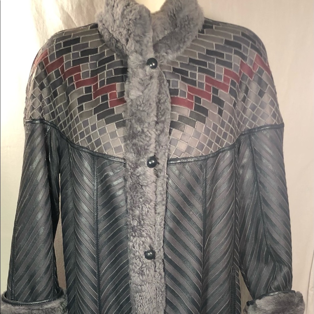 Exquisite! AVANTI Reversible Fur & Leather Coat ~ Size Med-Lg~ Full-Length